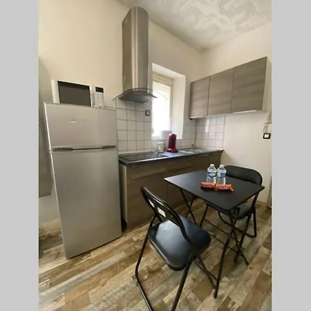 Апартаменты Croutelle Rez De Chaussee Proche Centre Ville Реймс