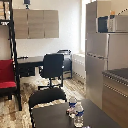 Croutelle Rez De Chaussee Proche Centre Ville Апартаменты
